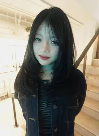 カラー ハイトーン/ハッシュ カット/senaのヘアスタイル