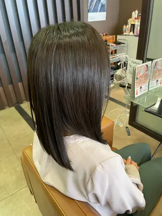 ミディアム カラー 川上 彩華のネイルデザイン