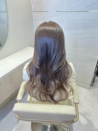 ロング カラー 韓国風/小顔レイヤー /艶カラーのヘアスタイル