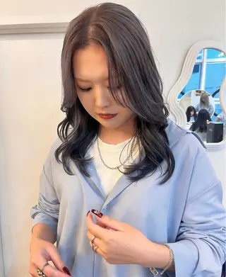 セミロング カラー tomu/大名/艶髪 髪質改善/透明感のヘアスタイル