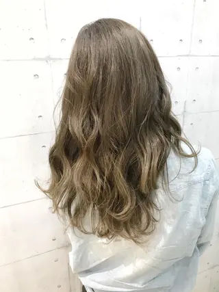 ロング カラー 高木 麻知子のヘアスタイル