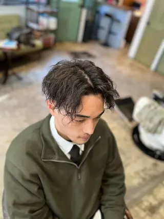 ミディアム パーマ メンズ メンズ美容室HIGE barber shop所属・中川 響揮のヘアスタイル