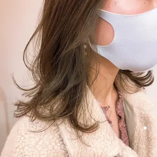 セミロング カラー 似合わせ.ﾍｱｾｯﾄ 得意🌹井上美沙のヘアスタイル