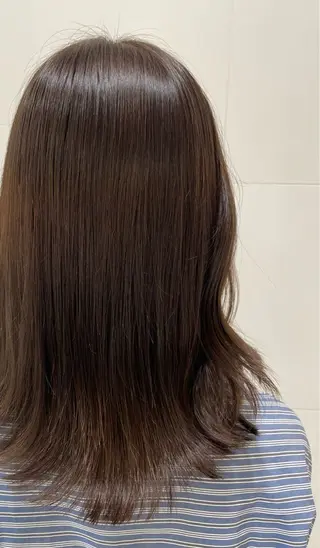 ミディアム 稲吉 由莉穂のヘアスタイル