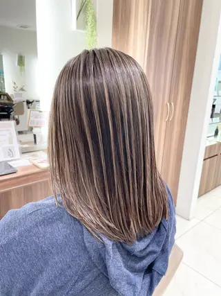 セミロング 清藤 綾のヘアスタイル