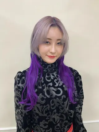 セミロング カラー レイヤーウルフ エクステ磯部のヘアスタイル