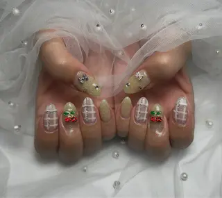 ネイル Nherb所属・佐藤 友里絵のネイルデザイン