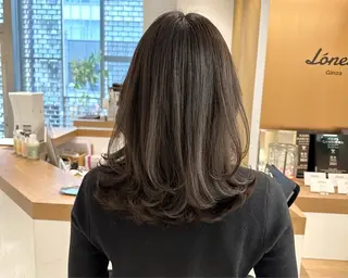 セミロング L'EANE THE TOKYO所属・美顔形成カット｜青山 髪質改善｜三浦秀太郎のヘアスタイル
