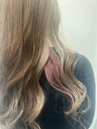 ロング 坂本 実沙季のヘアスタイル