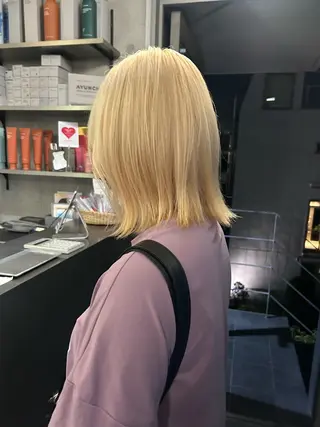 ミディアム カラー 韓国ボブ/レイヤー カット/ EMIRIのヘアスタイル