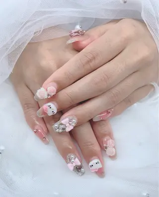 ネイル T. Leeのネイルデザイン