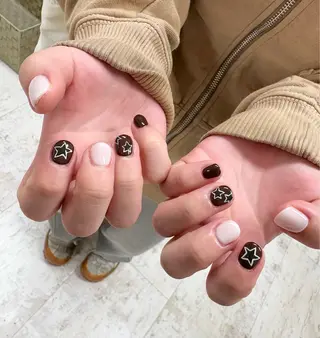 ネイル マハロネイルサロン横浜店所属・吉田 里菜のネイルデザイン