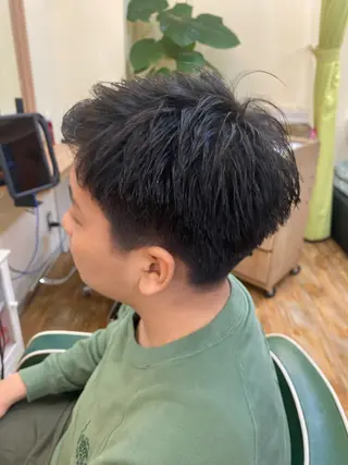 メンズ cachecache白金高輪店所属・白金/髪質改善/ダブ ルカラー/ハイトーンのヘアスタイル