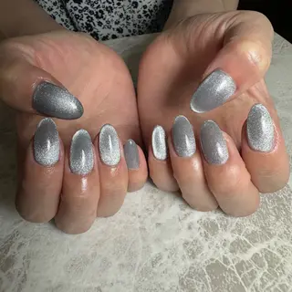 ネイル repos~ルポ~所属・里見 麗のネイルデザイン