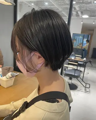 ショート 暖色カラー🍊 ボブ🌿顔周りcutのヘアスタイル
