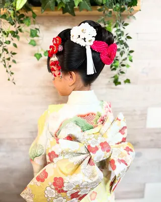 セミロング ヘアアレンジ キッズ ヘアセット/卒業式 袴着付け✨清水玲歌のヘアスタイル