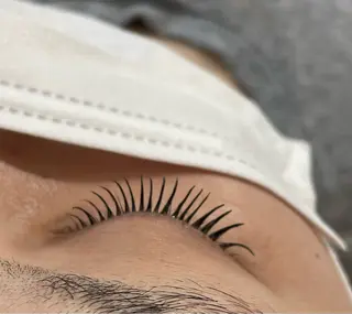 マツエク・マツパ SHINE Beauty Salon豊橋店所属・MAEDA YUKARIのマツエク・マツパデザイン