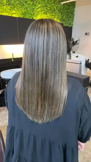 ロング カラー 竹田 千紘のヘアスタイル