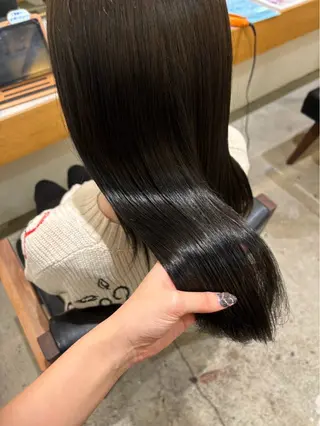 ロング 辻岡 悠稀のヘアスタイル