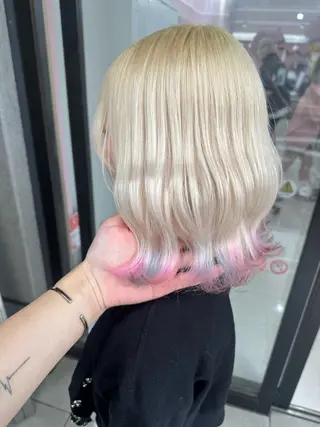 ミディアム ブリーチ率No.1 MANATO🎨🌈のヘアスタイル