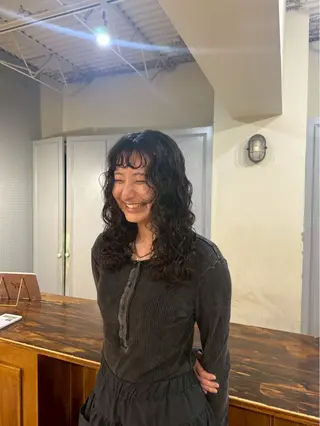 ミディアム パーマ 🤩噂のMr.髪ポジ ティブ®️yu🤩のヘアスタイル