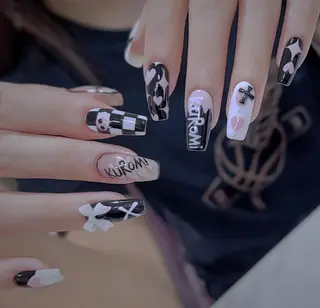 ネイル Queens PUPUのネイルデザイン