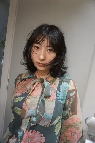 ミディアム 吉田 愛美のヘアスタイル