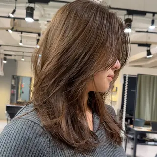 セミロング 岸本 理希のヘアスタイル