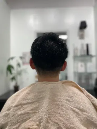 メンズ ゼロスバーバーショップ所属・パーマ特化 三浦楓雅のヘアスタイル