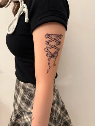 JAYU(mooiシェアサロン内)所属・JAYU タトゥー&ネイルのネイルデザイン