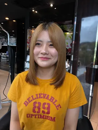 ミディアム 鷹尾 汐音のヘアスタイル