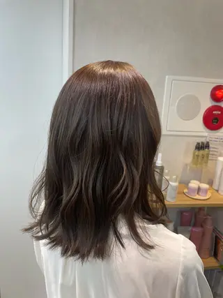 ミディアム カラー 顔まわり/レイヤー/ 透明感/まいな🥨のヘアスタイル