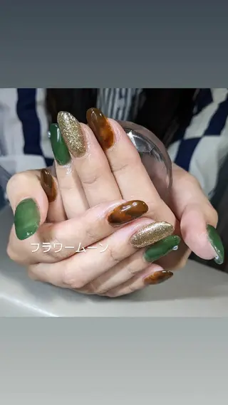 ネイル フラワー ムーンのネイルデザイン