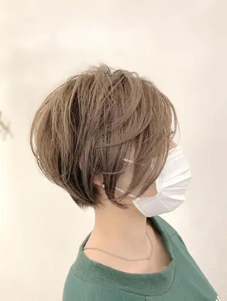 ショート カラー 菅原 綾のヘアスタイル