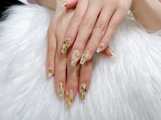 ネイル リスブラン AYUMI 🍎のネイルデザイン