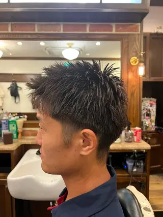 ショート ヒロ銀座バーバーショップ丸の内所属・秋山 琳太のヘアスタイル