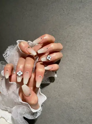 ネイル I-nailロング /ワンホン/キラキラのネイルデザイン