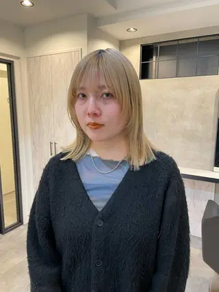 ミディアム カラー 渋谷 留菜のヘアスタイル