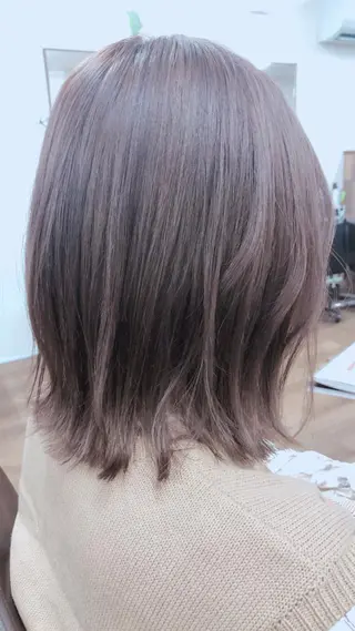 ミディアム 梅澤 由衣のヘアスタイル