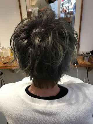 ショート カラー 代表　土屋ヒロユキ ショートカットのヘアスタイル