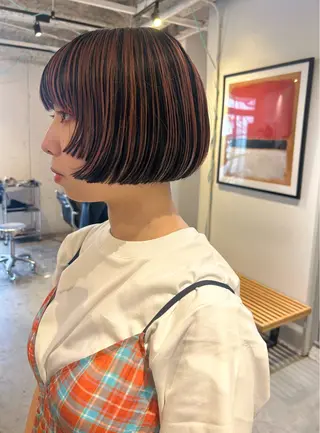ショート カラー Loom.所属・村上雅人 ナチュラルモードのヘアスタイル