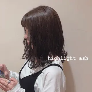 カラー PELE WAKAのヘアスタイル