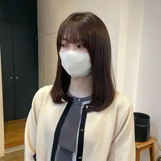 ロング mina / 透明感ベージュカラーのヘアスタイル