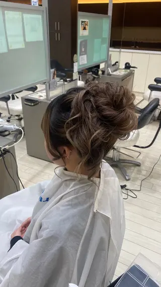 ロング ヘアアレンジ LIPPUL tre所属・藤原 優心のヘアスタイル