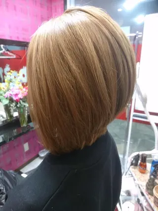 ショート カラー 横山 千春のヘアスタイル