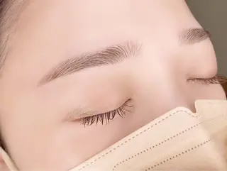 アイブロウ Lily seilaのマツエク・マツパデザイン