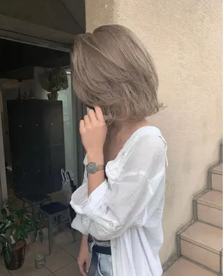 ミディアム カラー ARCANAブリーチ レイヤーカット/原宿のヘアスタイル