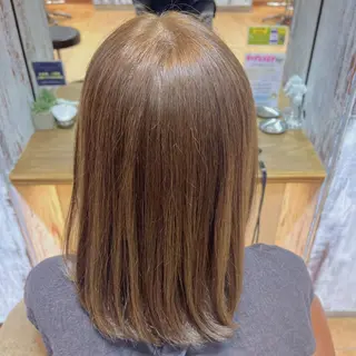 ミディアム カラー Dia ‎ アキヨシ ミユのヘアスタイル