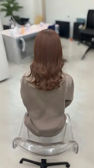 セミロング カラー カケヒ セナのヘアスタイル
