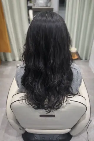 ロング パーマ Garden Terrace salon所属・やなぎばし なつきのヘアスタイル